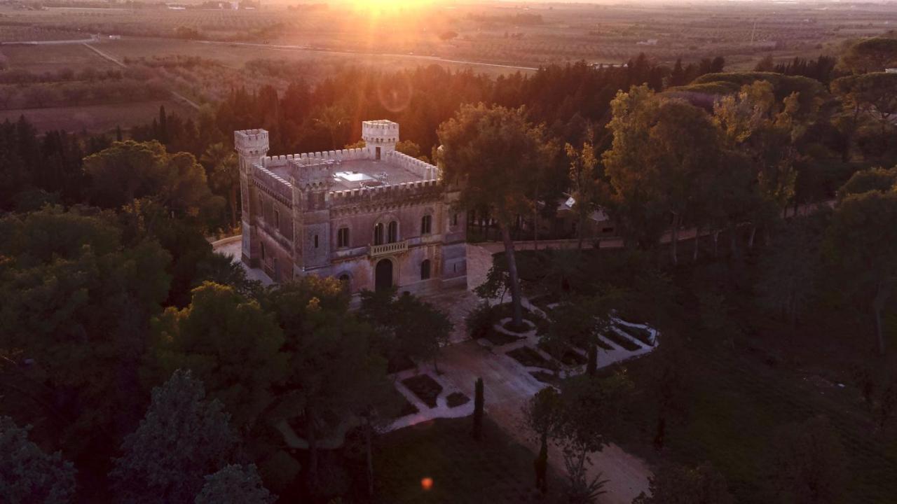 Castle Elvira - The Castle & The Cottage Trepuzzi Экстерьер фото